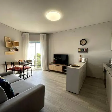 Apartment Letizia Vista Mare-wi-fi-box Auto Incluso